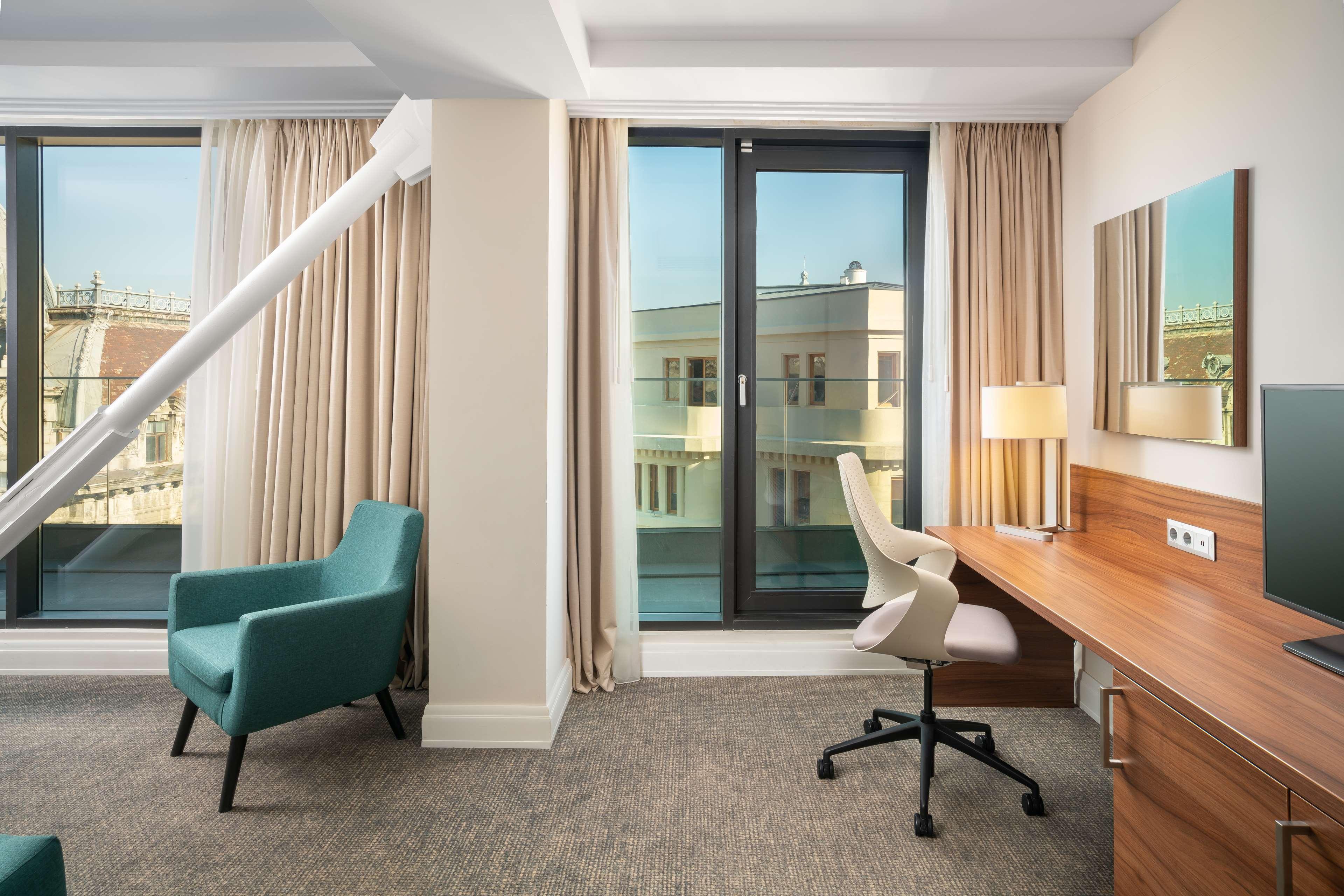 Hilton Garden Inn Bucharest Old Town Esterno foto