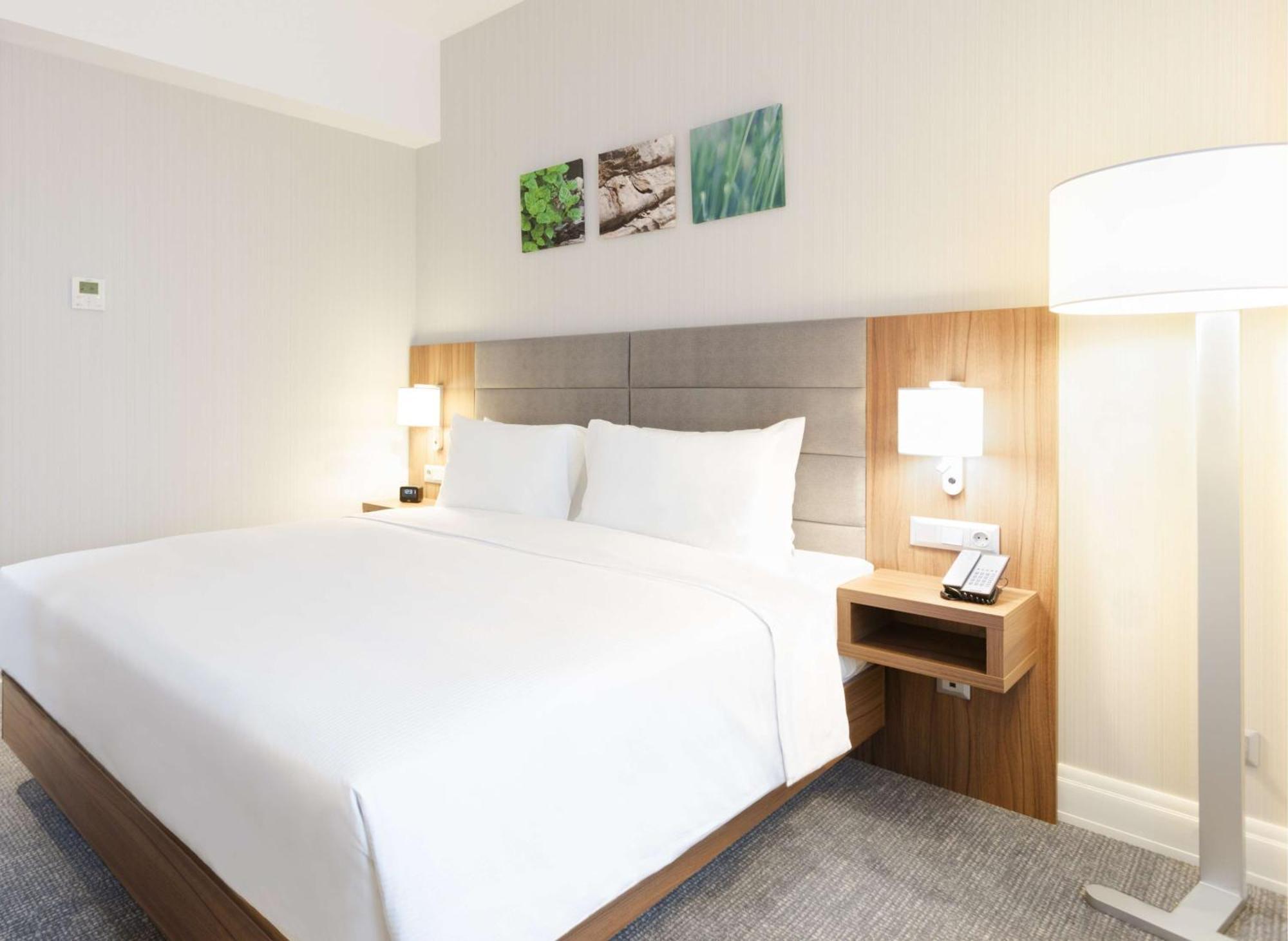 Hilton Garden Inn Bucharest Old Town Esterno foto