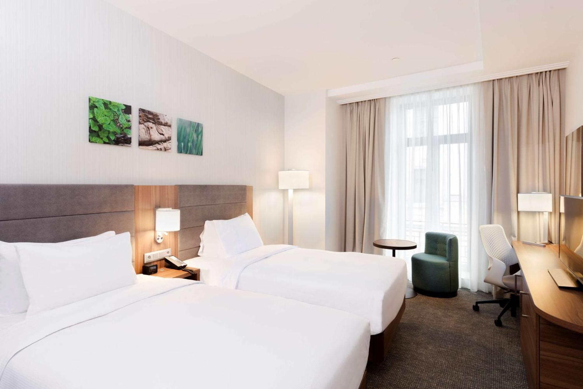 Hilton Garden Inn Bucharest Old Town Esterno foto