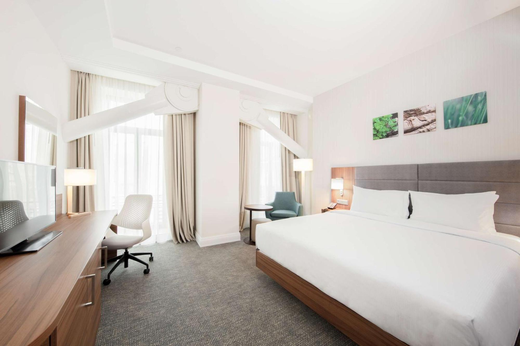 Hilton Garden Inn Bucharest Old Town Esterno foto