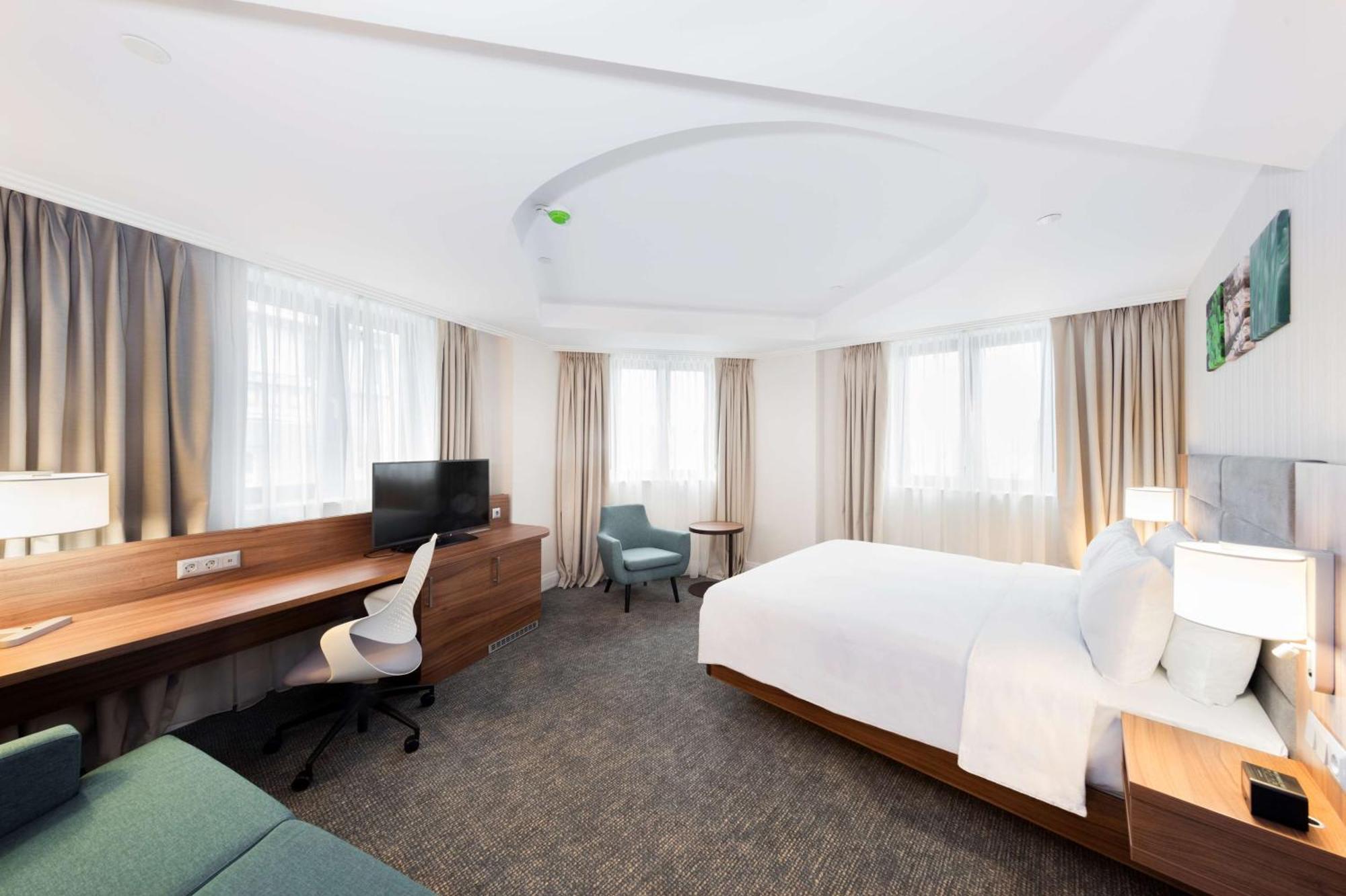 Hilton Garden Inn Bucharest Old Town Esterno foto