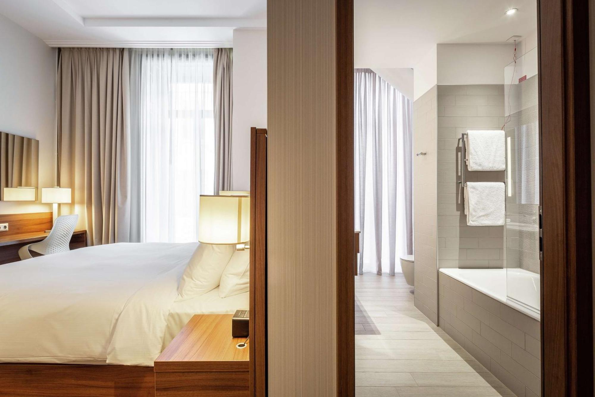 Hilton Garden Inn Bucharest Old Town Esterno foto