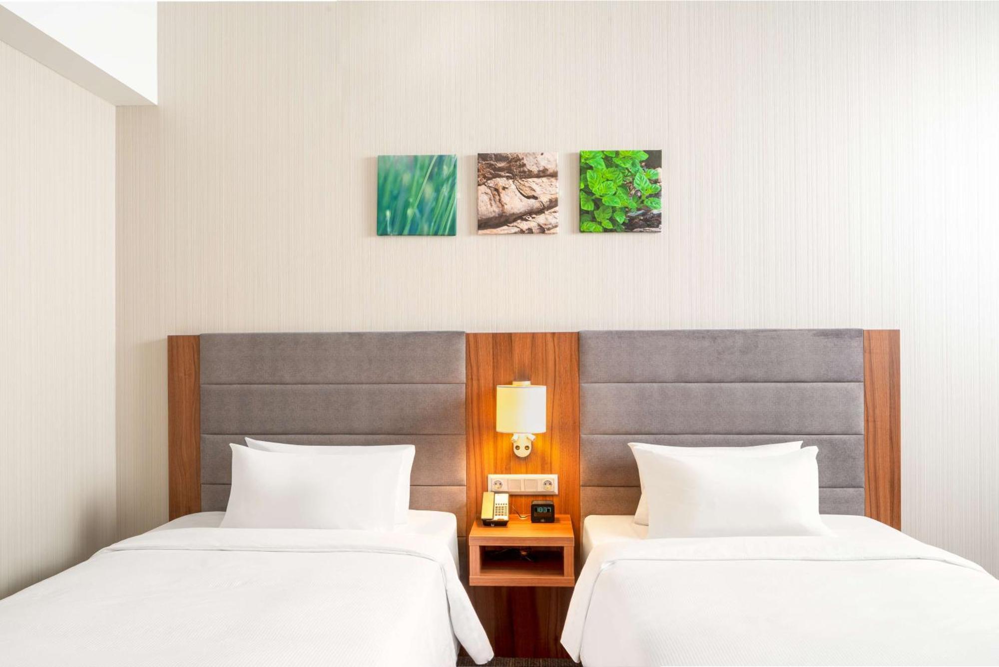 Hilton Garden Inn Bucharest Old Town Esterno foto
