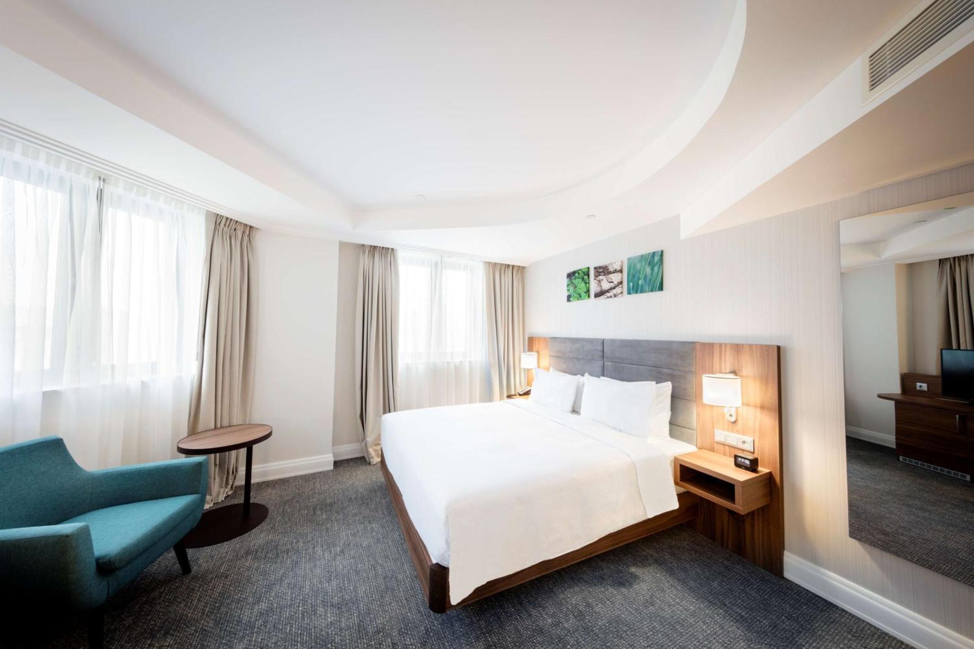 Hilton Garden Inn Bucharest Old Town Esterno foto