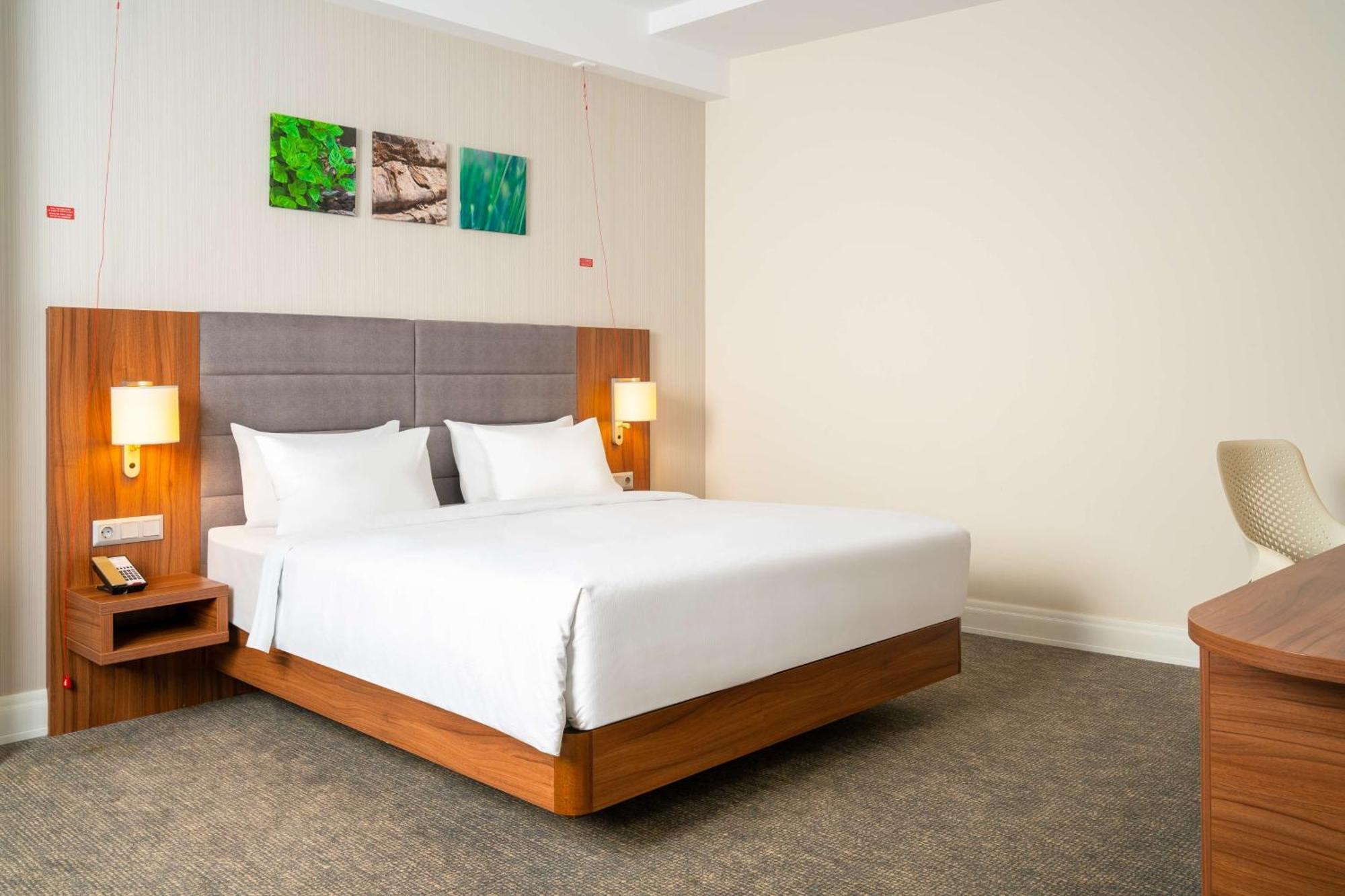 Hilton Garden Inn Bucharest Old Town Esterno foto