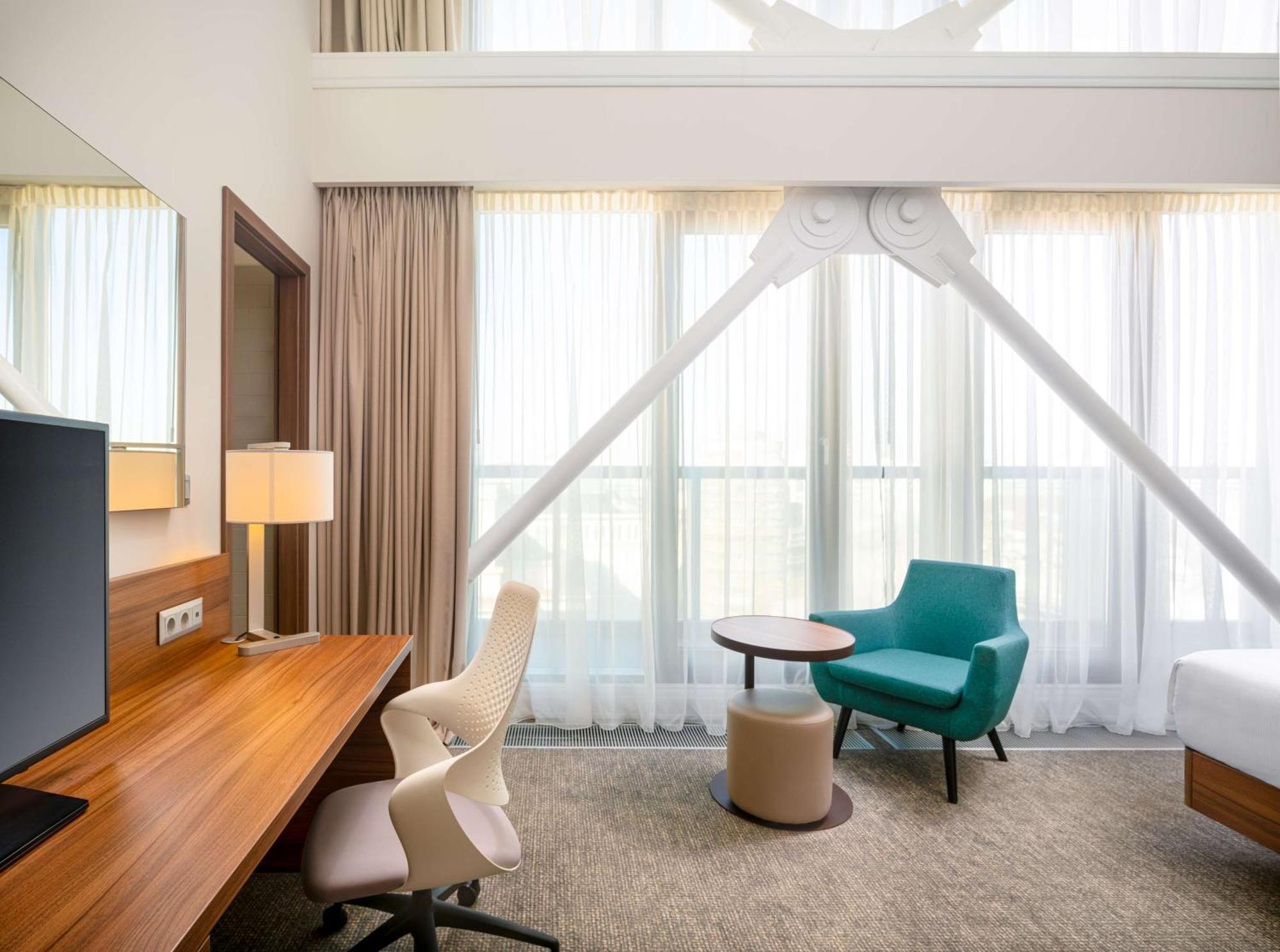 Hilton Garden Inn Bucharest Old Town Esterno foto