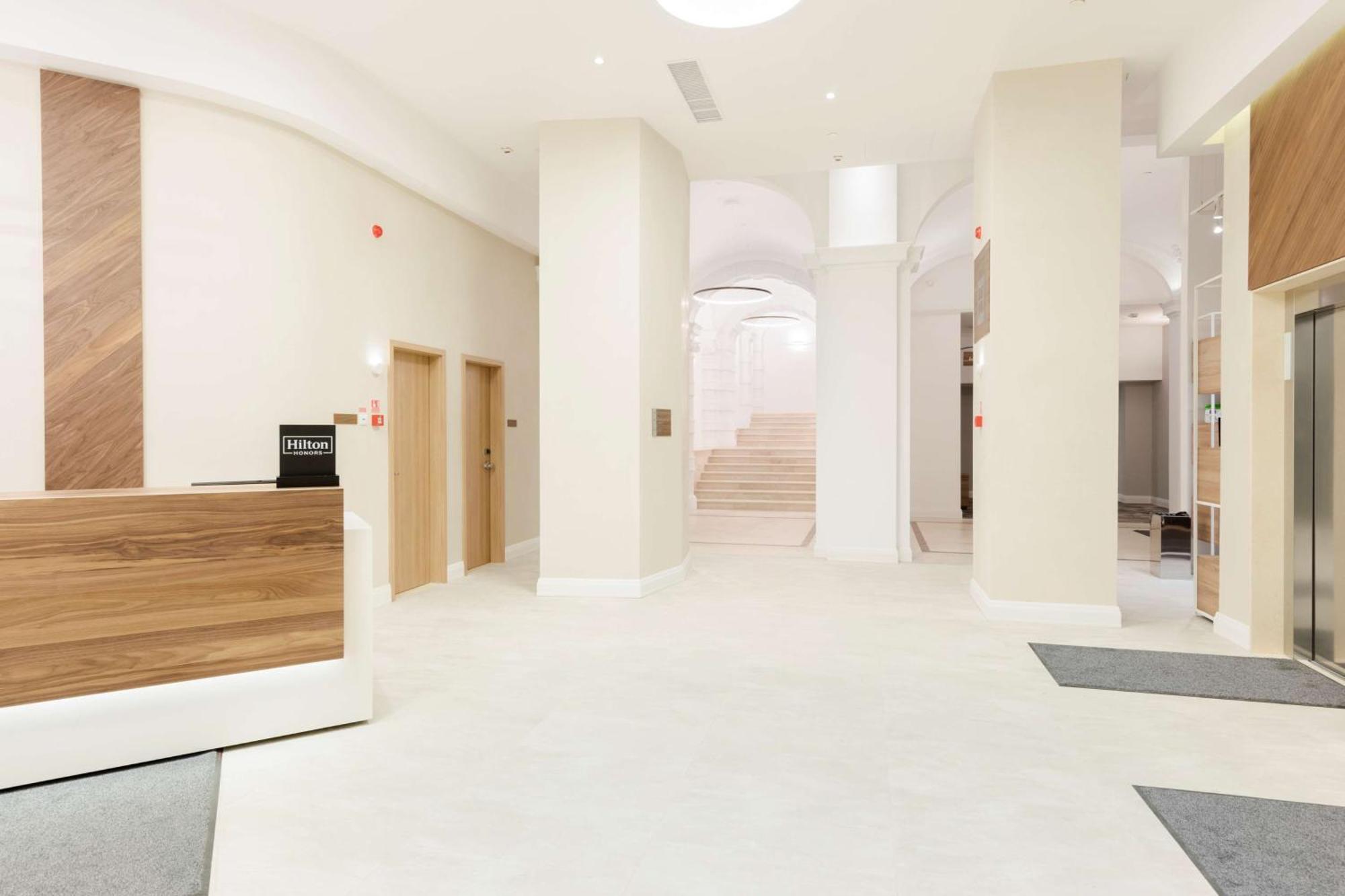 Hilton Garden Inn Bucharest Old Town Esterno foto