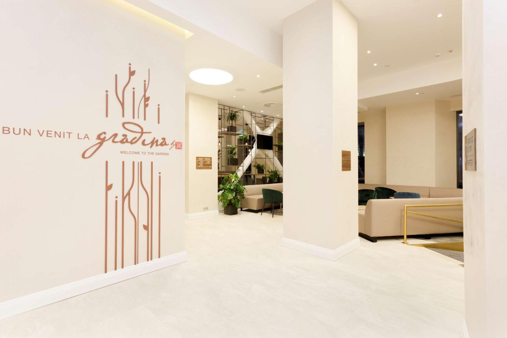 Hilton Garden Inn Bucharest Old Town Esterno foto